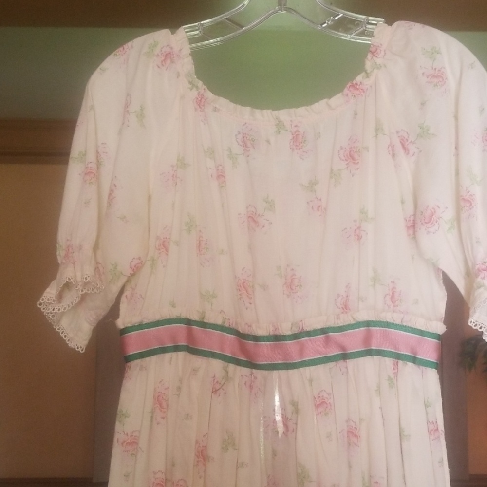 Dress - Picture 4 of 5